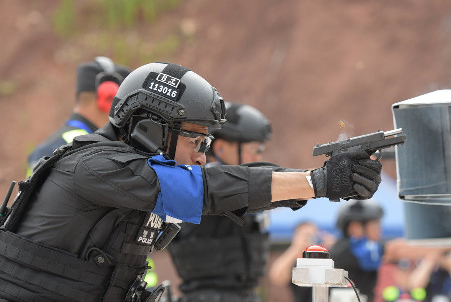 日至24日,重庆警方开展2021年全警实战大练兵——特警专业技能大比武