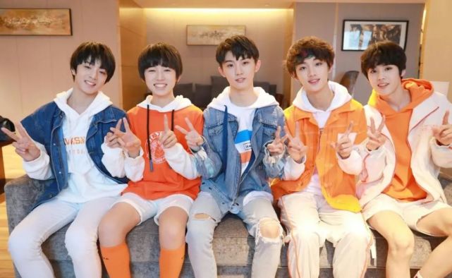tf二代团频上各大综艺,王源还帮师弟们写歌,但他们跟tfboys还有差距