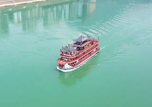 九黎城01号游轮正式启航开启乌江画廊游船经济