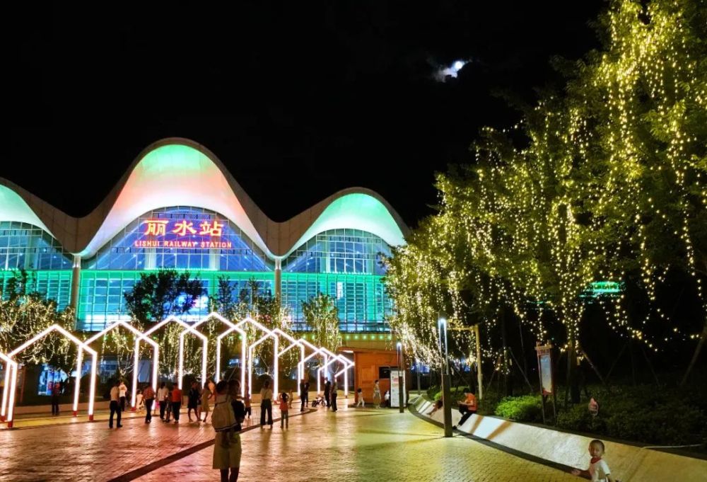 丽水火车站夜景图片