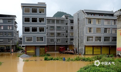 百色市隆林县隆或镇今日凌晨遇特大暴雨