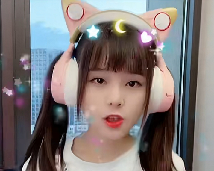 奖励,现在火线妹支持的玩家还是挺多的,这次火线妹跳舞还是比较专业的