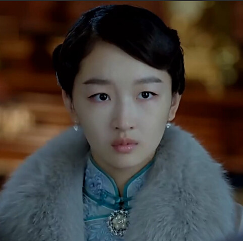 周冬雨新剧被嘲演技差张艺谋早年一句话说出了她不适合拍剧原因