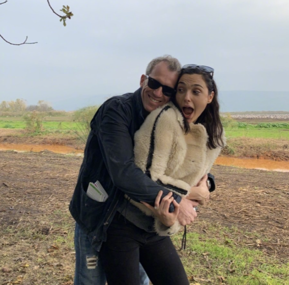 盖尔加朵祝老公生日快乐男方皱纹明显快谢顶网友以为是她爸