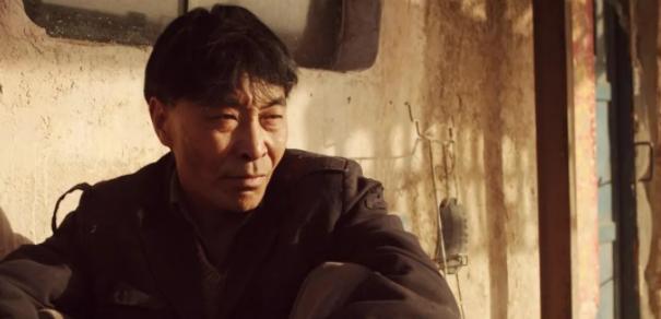 因饰演悍匪董雷一夜成名演了25年坏人今56岁的他却越活越温柔