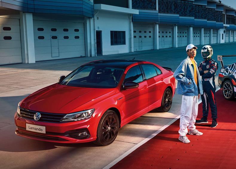 全新大众凌渡谍照实拍,配贯穿式黑尾灯,预计年内量产上市