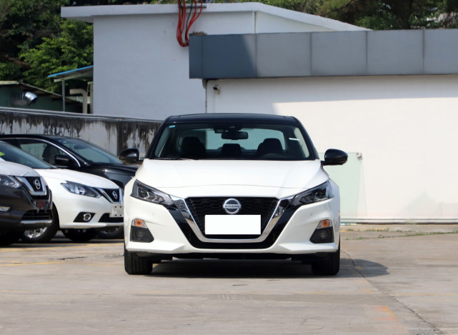 合资b级车日产天籁空间大座椅软优惠3万块颜值高还不贵