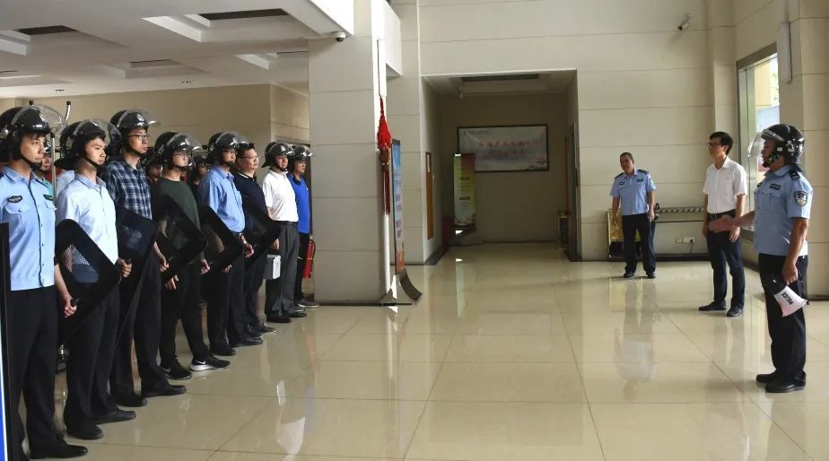 市检察院专职检委陈超同志全程指导演练工作,并