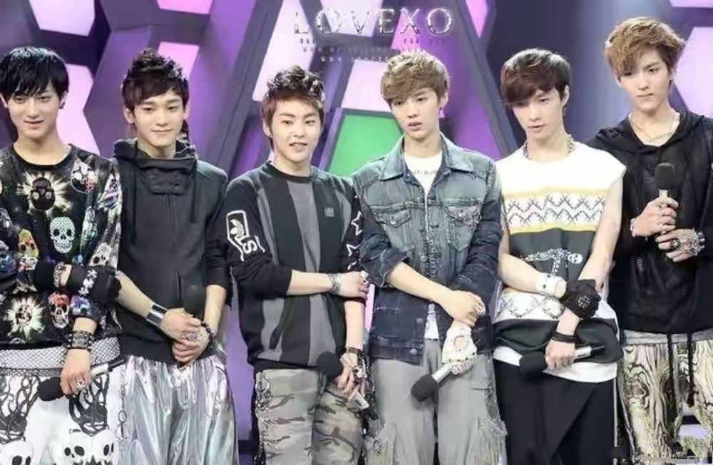 "归国四子"2021年现状,张艺兴事业多面开花,吴亦凡恐将掉队!_腾讯新闻