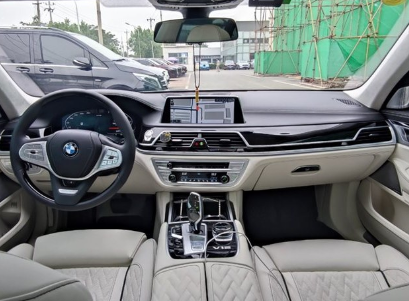 北京商人花248万买辆宝马m760带车牌提车有备而来更显实力