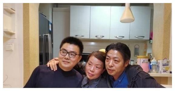 郭威的土豪舅舅表示:会帮助郭威渡过难关,生活要充满希望!