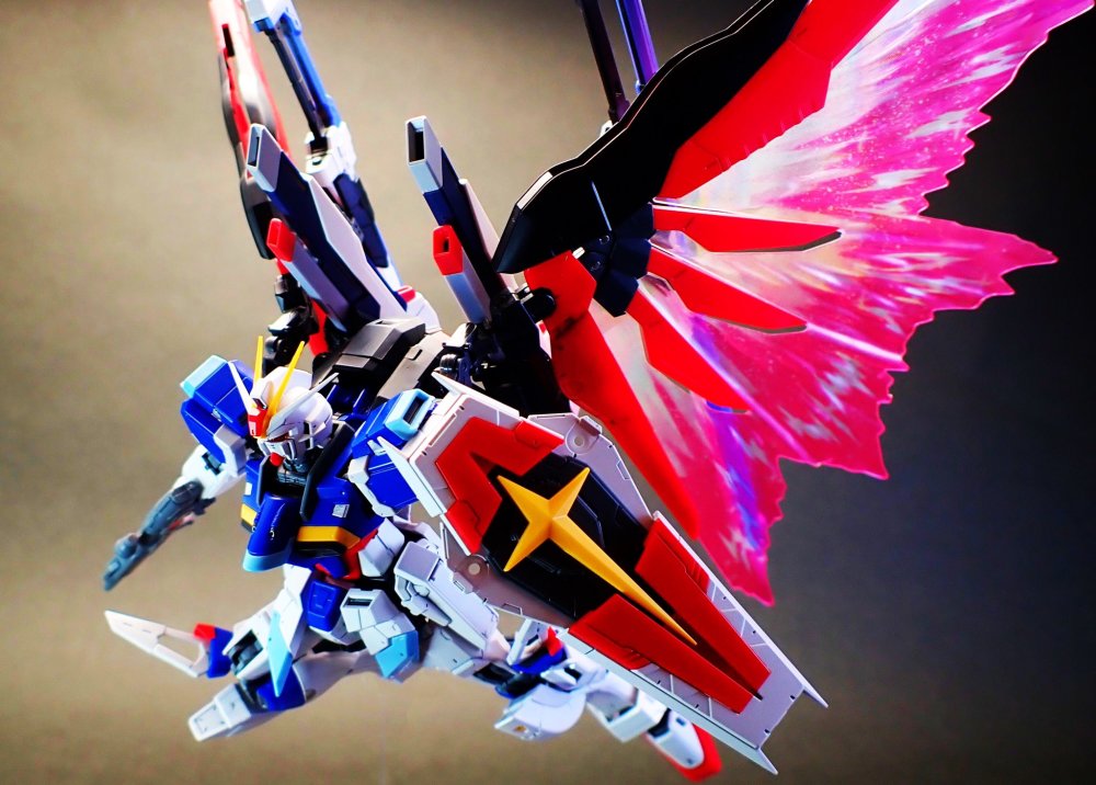 模玩控:搭载光翼特效件,命运脉冲高达模型改