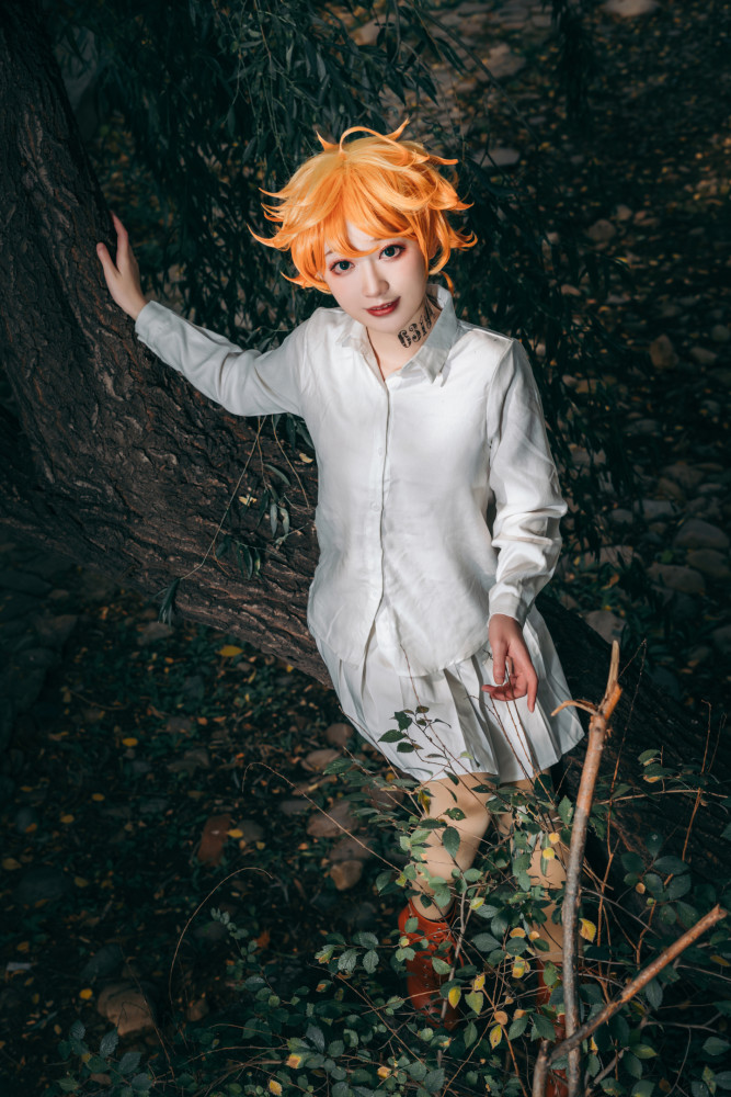 约定的梦幻岛 艾玛cosplay_腾讯新闻