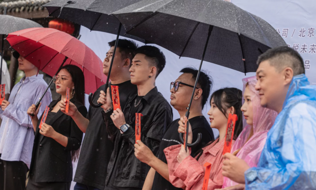 耀阳,不甘心只当小网红,特意自己出资找团队拍摄《天堂的婚礼》这部