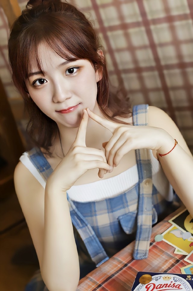 可爱的邻家女孩