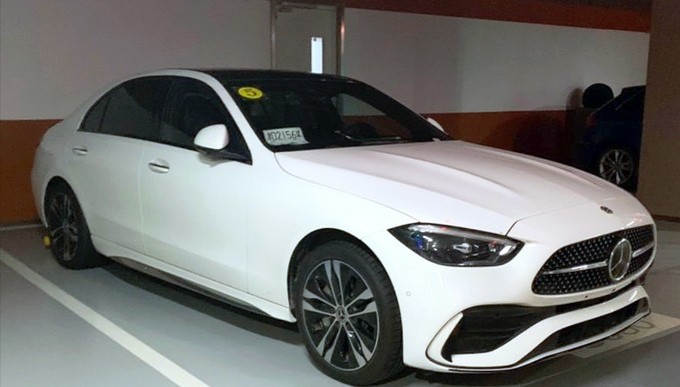 混动版奔驰c级亮相!2.0t引擎 9at,纯电续航140公里,真帅气!