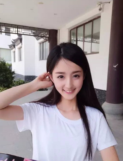 古早狗血综艺《完美假期》:论白莲花的上位史?