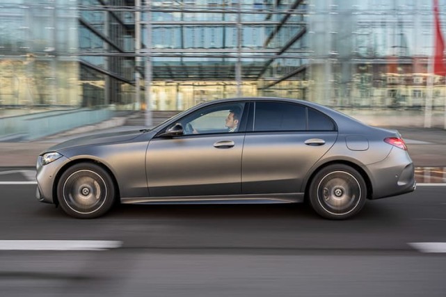买不起e级的折衷之选试驾全新一代奔驰c350e