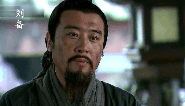 刘备与母亲以织席贩履为业读书靠族人接济那刘备打仗哪来的钱