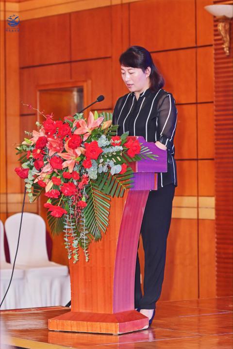 陕西省工商联经济部部长王彩凤,西部钻探公司副总经理杨勇,全国陇商