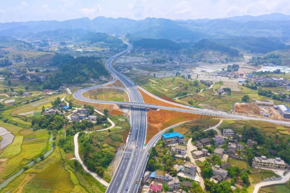 通车倒计时遵余高速公路顺利通过交工验收