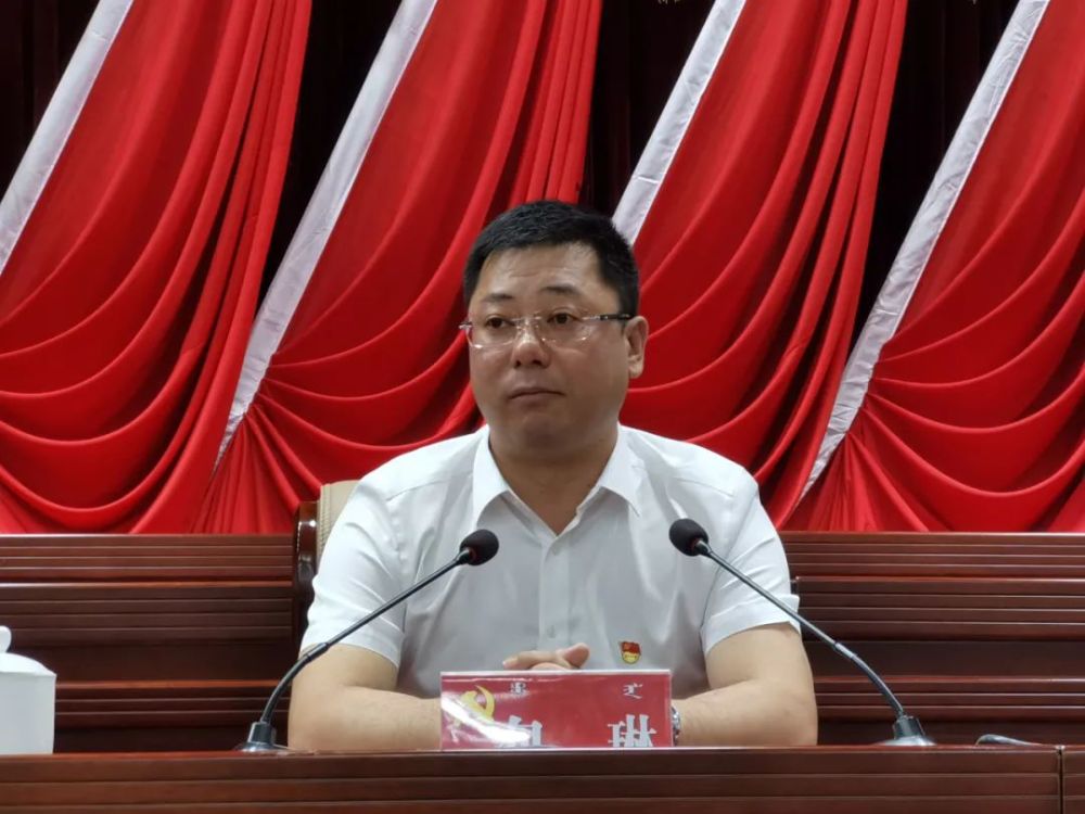 包琳任乌拉特中旗旗委副书记提名政府旗长候选人