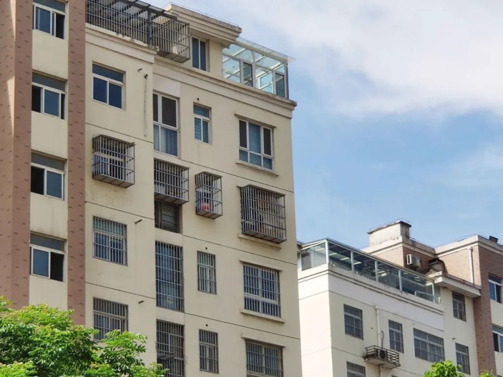 龙湖山庄香格里拉等小区违建之风该消停了