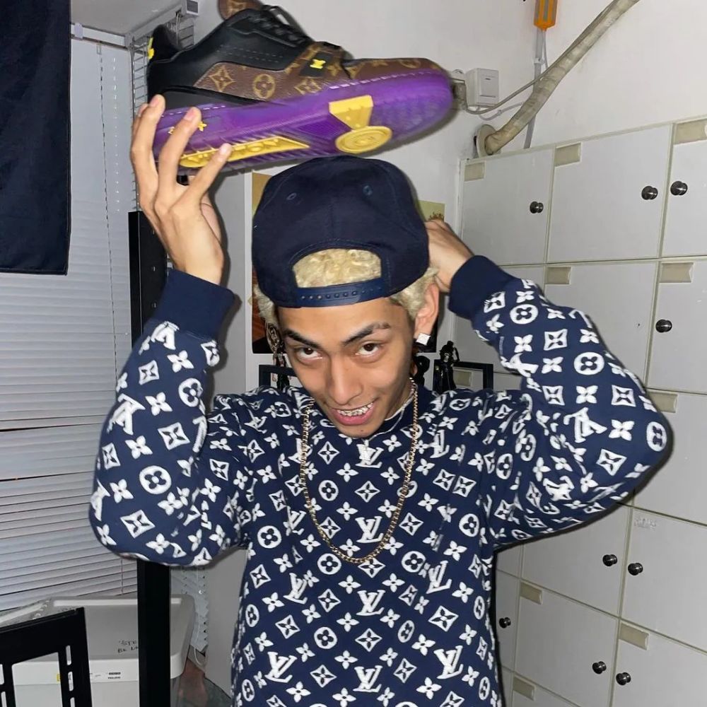 比如刚刚加入afgk的新人yth chopie,最会拿样的八口老师,还有穿搭模范