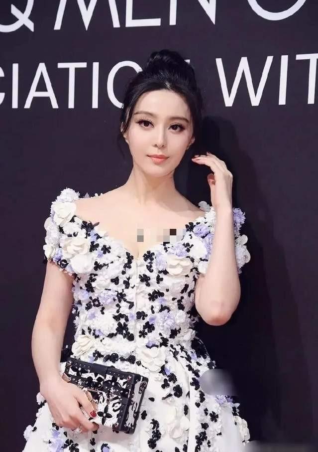 当年范冰冰只用十分钟,从李嘉诚拿到了200万,她到底说了什么