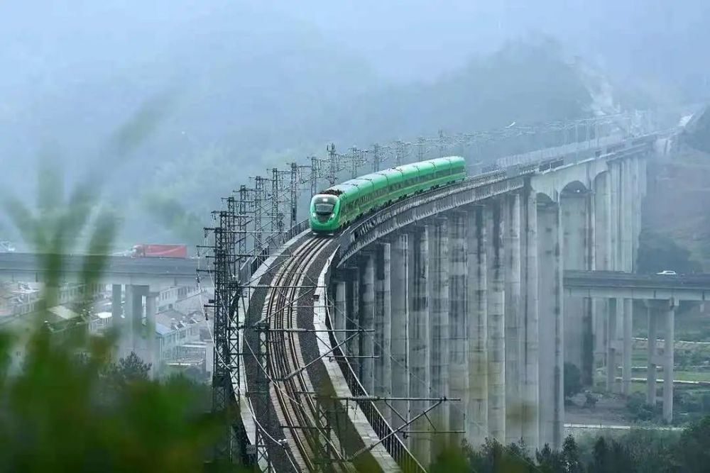 金台铁路正式开通绿巨人载梦出发磐安仙居结束不通火车历史