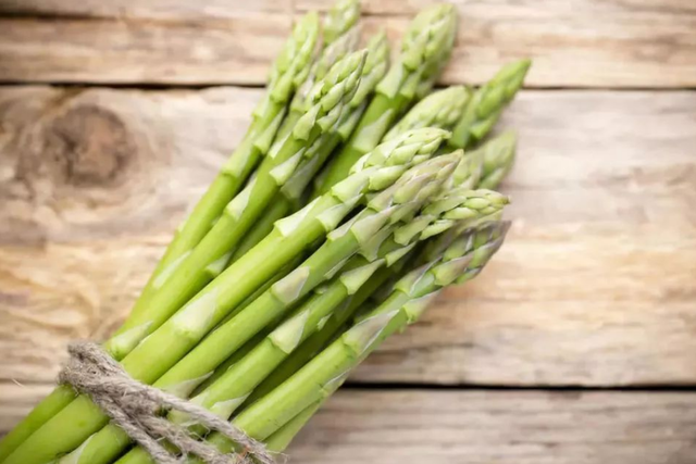 这菜人称"蔬菜之王",硒含量极高,防癌降三高,中老年人要多吃