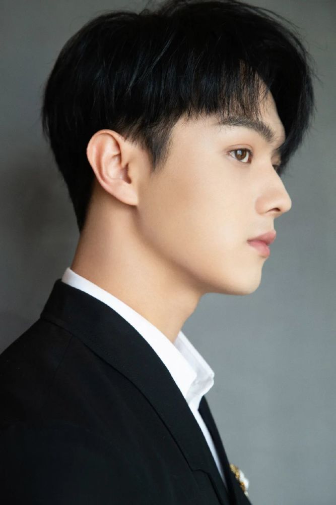 许凯阳光帅气男神,高清壁纸_腾讯新闻