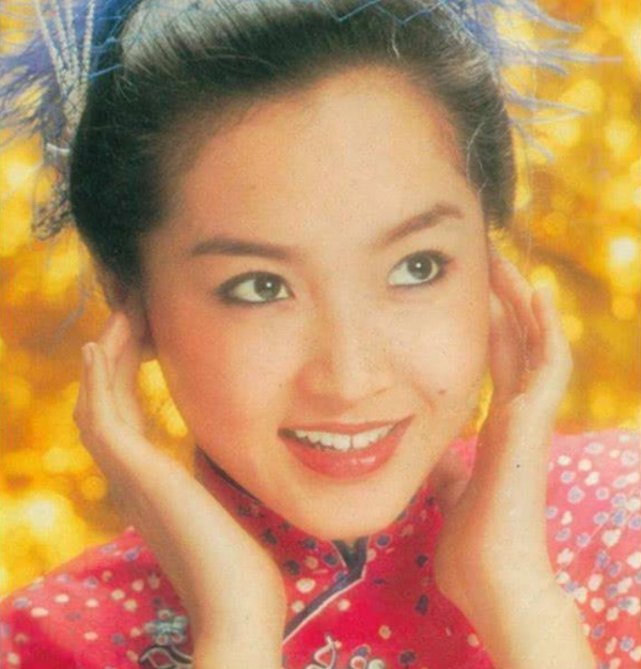 1984年26岁恬妞嫁给印尼富商叶聪豪新婚之夜我家里还有两个太太