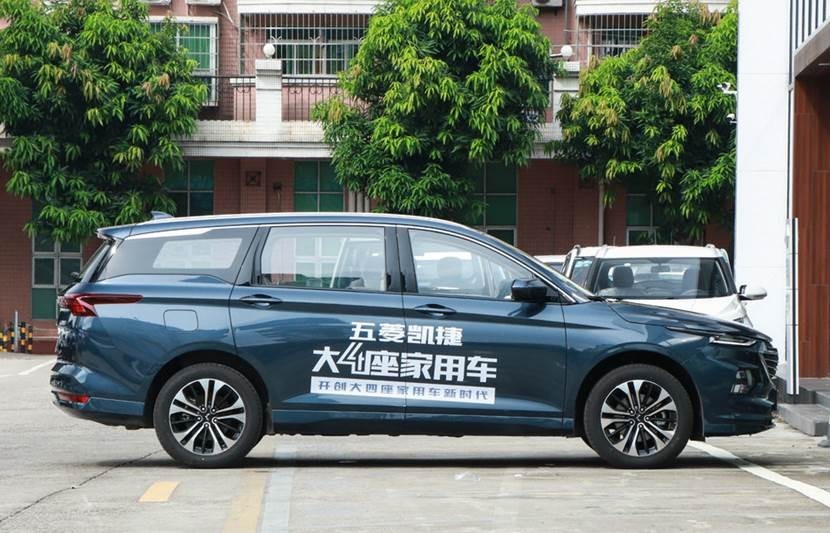 12万左右预算买啥车,首推五菱凯捷大四座!