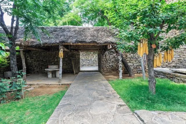 或是名宅别墅的精修后院,无论是存于中国农村的土墙院子,为什么中国人