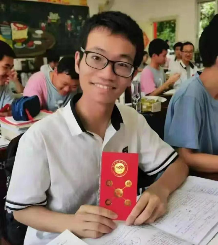 2021年最"淡定"的高考状元,总成绩728分,数学竟拿到满分!