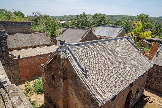 寺河南村超美古村破破烂烂还是第1批保护村落