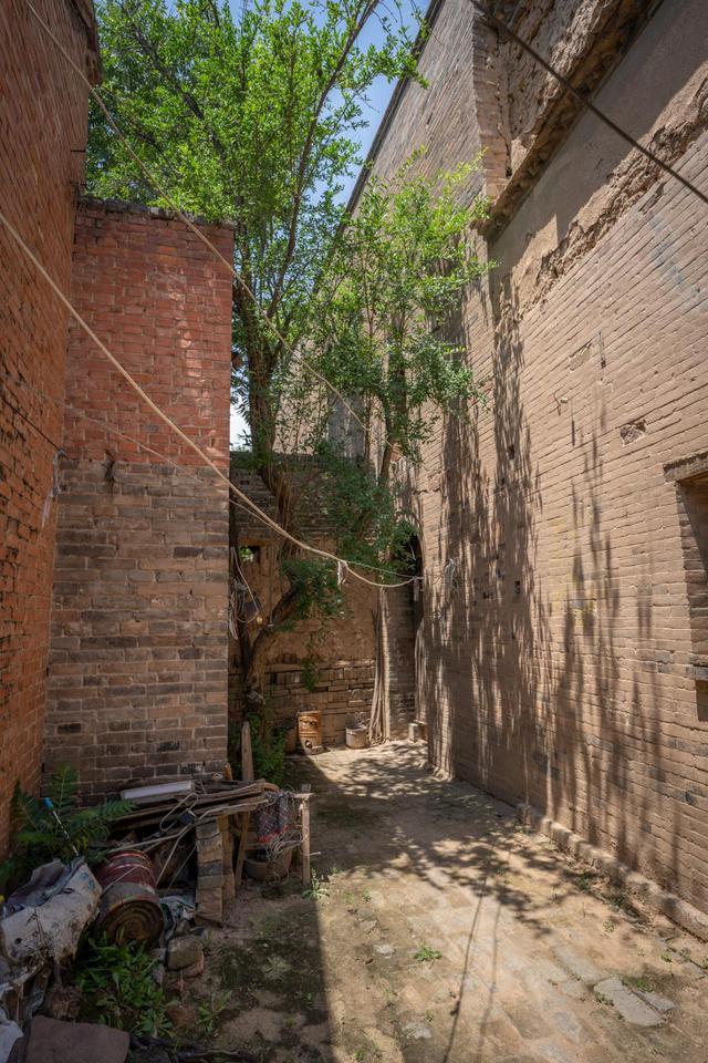 寺河南村,超美古村破破烂烂,还是第1批保护村落