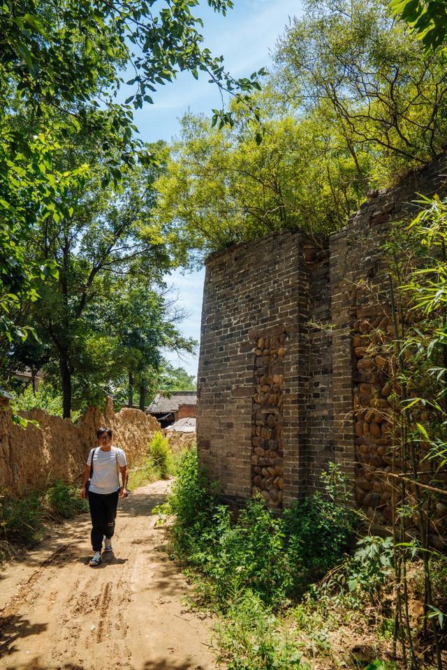 寺河南村超美古村破破烂烂还是第1批保护村落