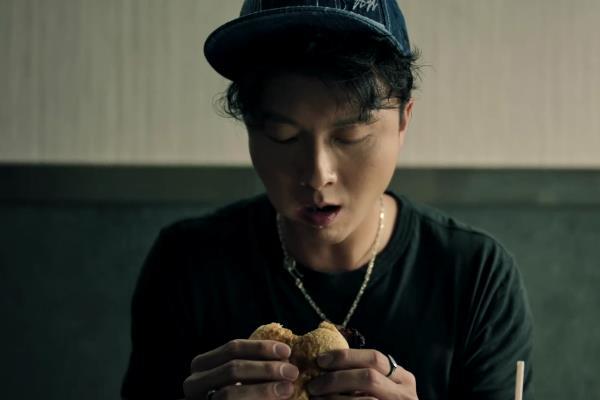 《刑侦日记》王浩信一人饰演三个人格,她也出演双胞胎,考验演技_腾讯