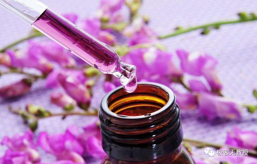 公众号"极客无教授"目前主要围绕"微胶囊技术"和"香精香料"两大主题