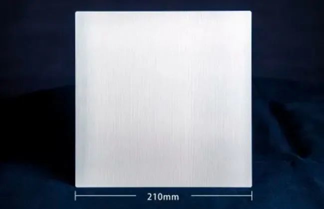 中环股份自2019年8月首发210大尺寸单晶硅片以来,获得了天合光能,东方