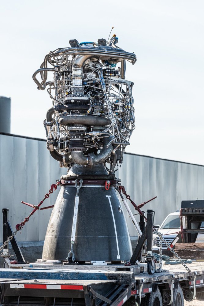 yf130是两个燃烧室提供480吨推力,单个燃烧室240吨,因此在技术上比yf