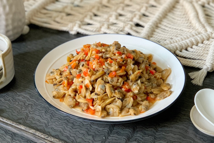 鲜美可口的蒜香花甲肉 简单炒一炒 下饭解馋 太香了 腾讯新闻