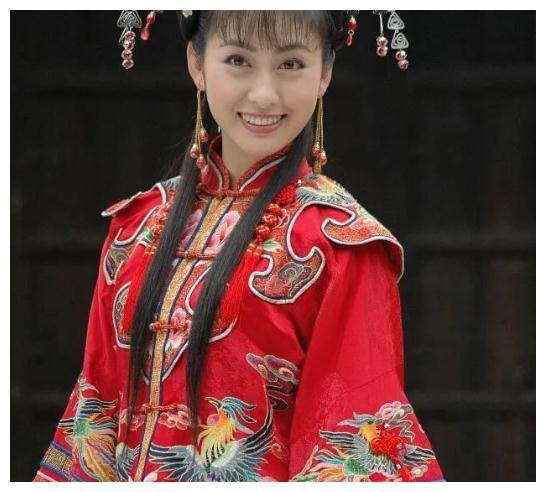 这个小姑娘后来参演《少林武王》的时候,和吴京有了绯闻,当时不少人还