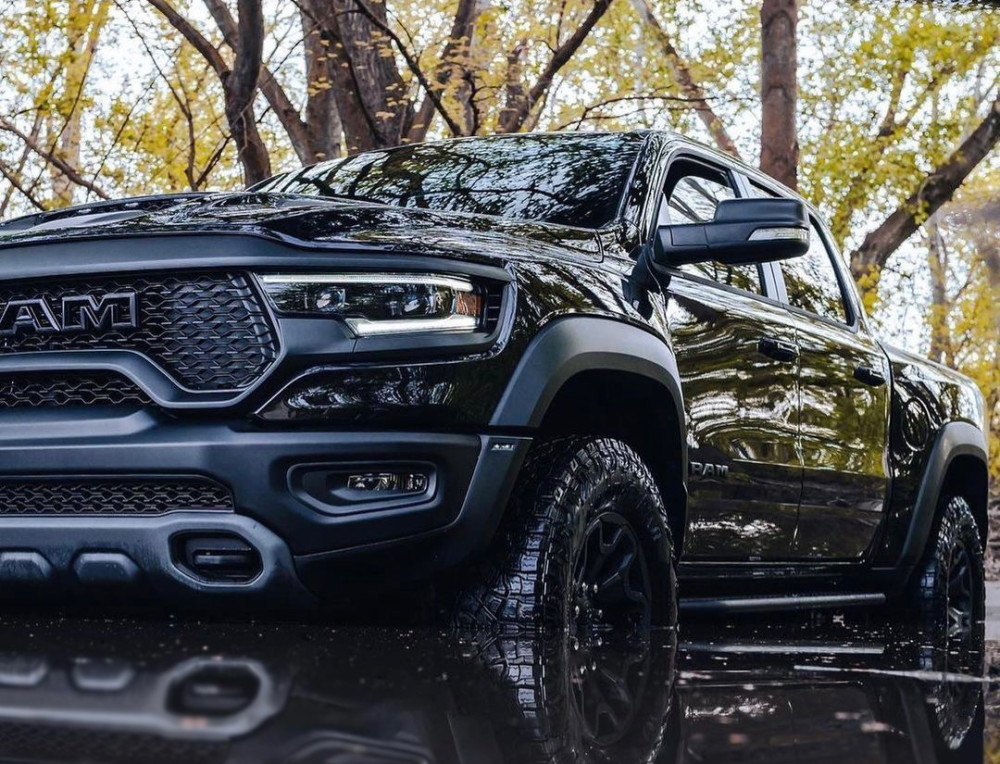 最霸气美式大皮卡新款道奇trx实车气场完爆猛禽搭载62t动力