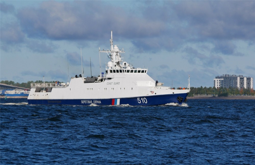 英国军舰进黑海挑事,俄军毫不示弱,舰炮猛烈开火,再