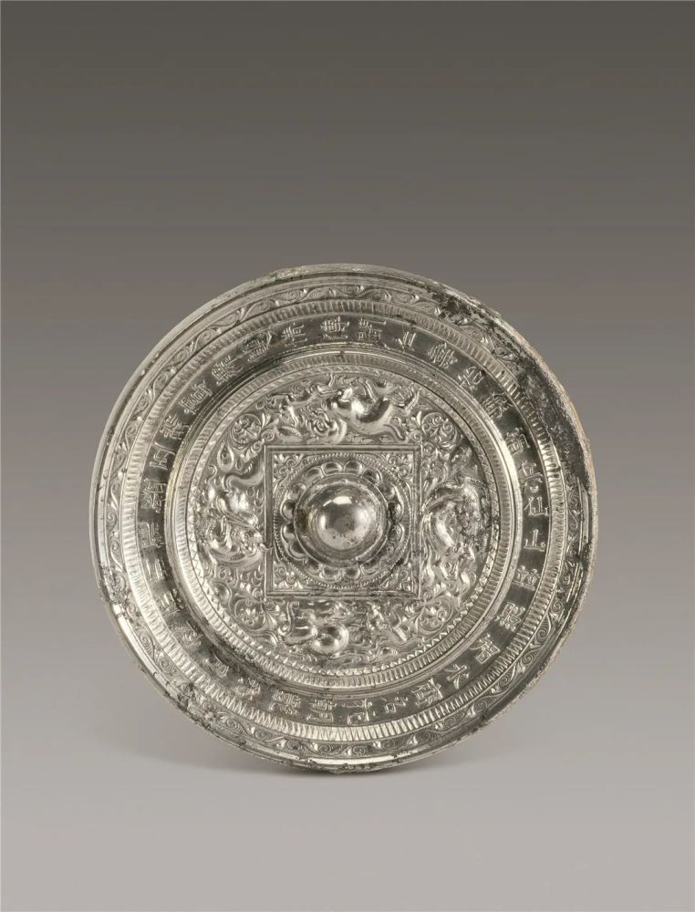 在《西游记》《封神榜》等经典神话作品里,都能见到"昆仑镜""