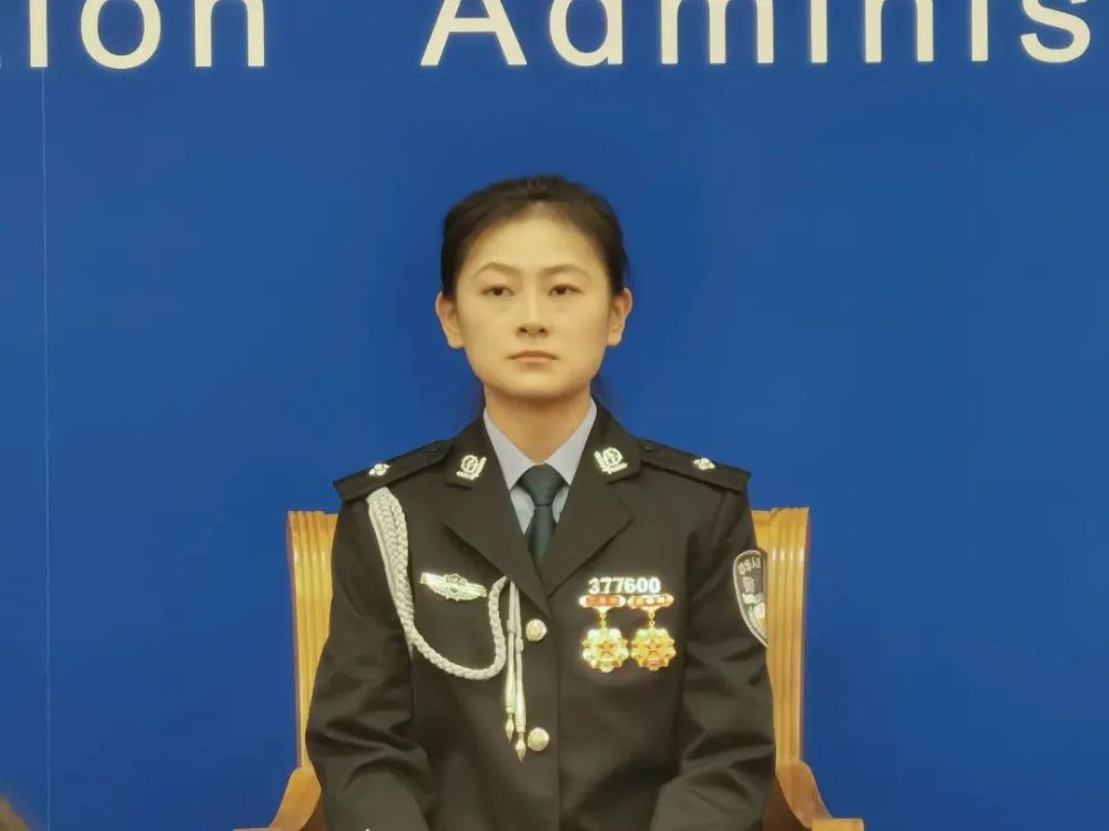 00后的她已有两枚军功章