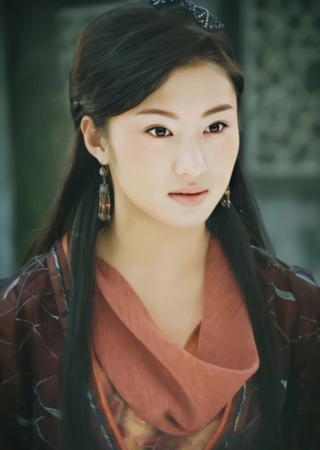 童年女神白素是聂远前妻出道后未曾大火26岁就淡出荧屏